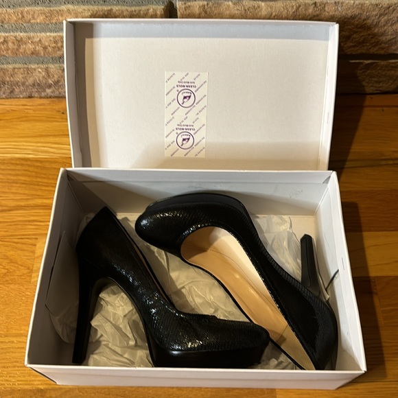 NIB Calvin Klein Heels - Picture 2 of 10